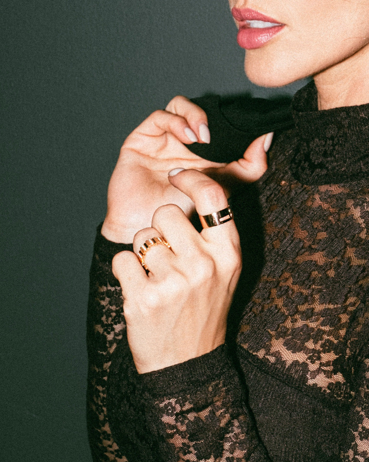 Close up of LAVERTUE and MEET IN THE MIDDLE fine ring worn on a feminine hand model, inspired by a timeless fable about patience and healing. Designed in Montreal, available in solid rose gold and 24k vermeil, with zircon or diamond stones.