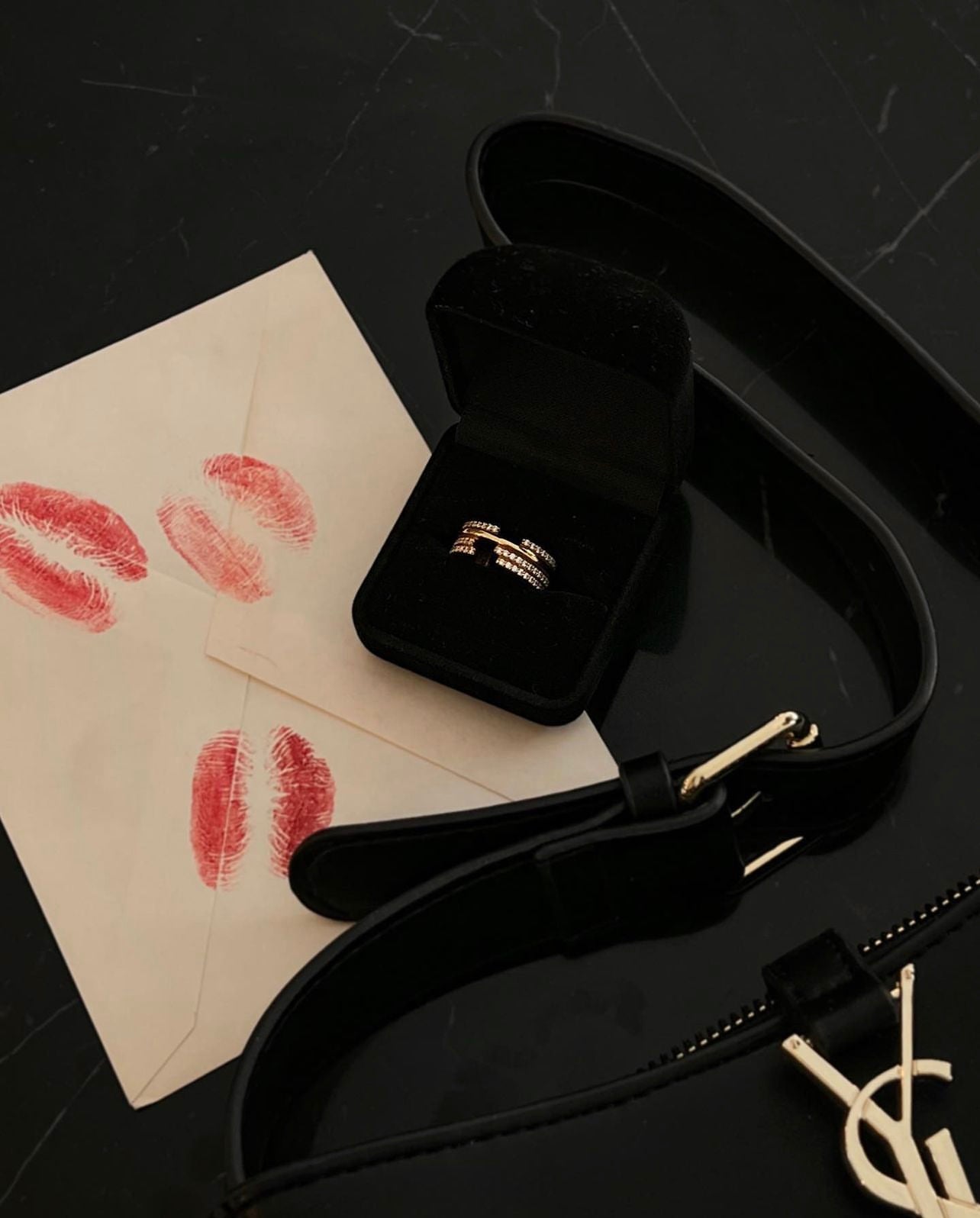 UGC Content creation of the Upper E ring in yellow solide gold with the 5 à 7 bag from YSL.